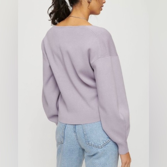 Dynamite Lilac V Neck Puff Sleeve Sweater - Picture 3 of 3